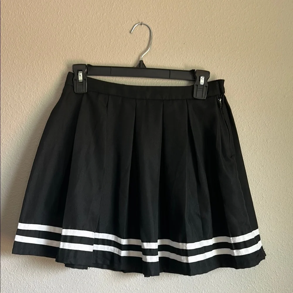 Hot Topic Black and White Skater Mini Skirt Size SMALL - Picture 1 of 7